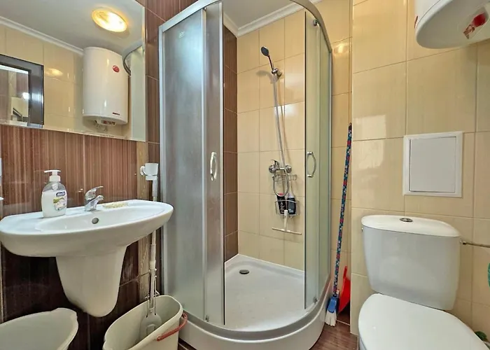 2 Astoria 2 Elenite Apartment *